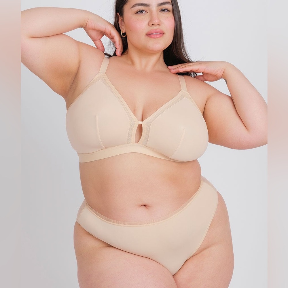 Lively Busty Bralette Nude